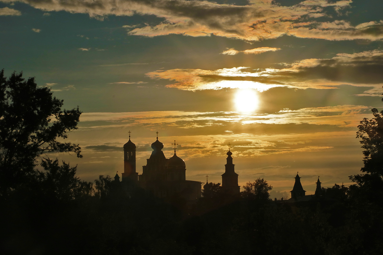 Ново-Иерусалимский монастырь на закате