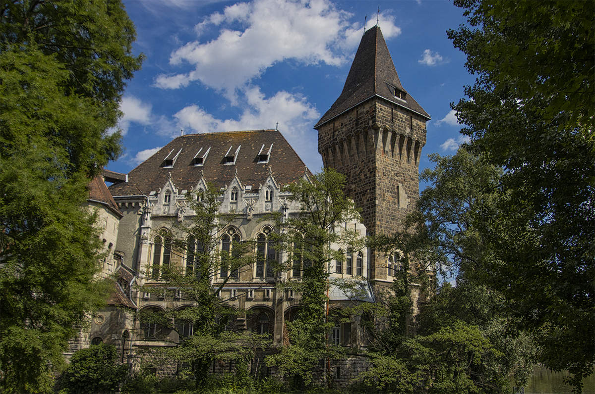 Замок Вайдахуняд