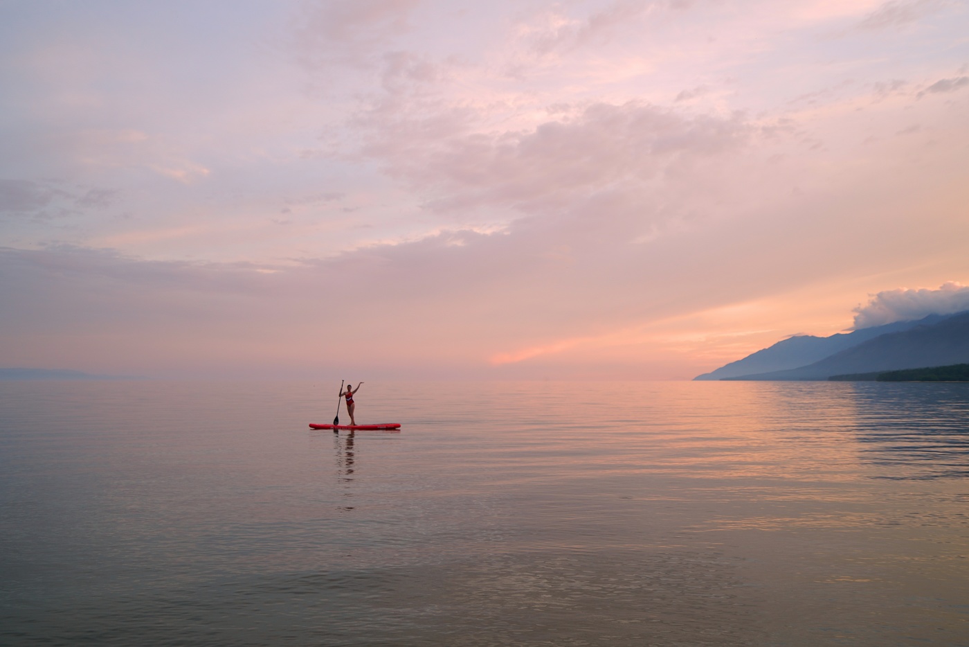 Девушка с веслом