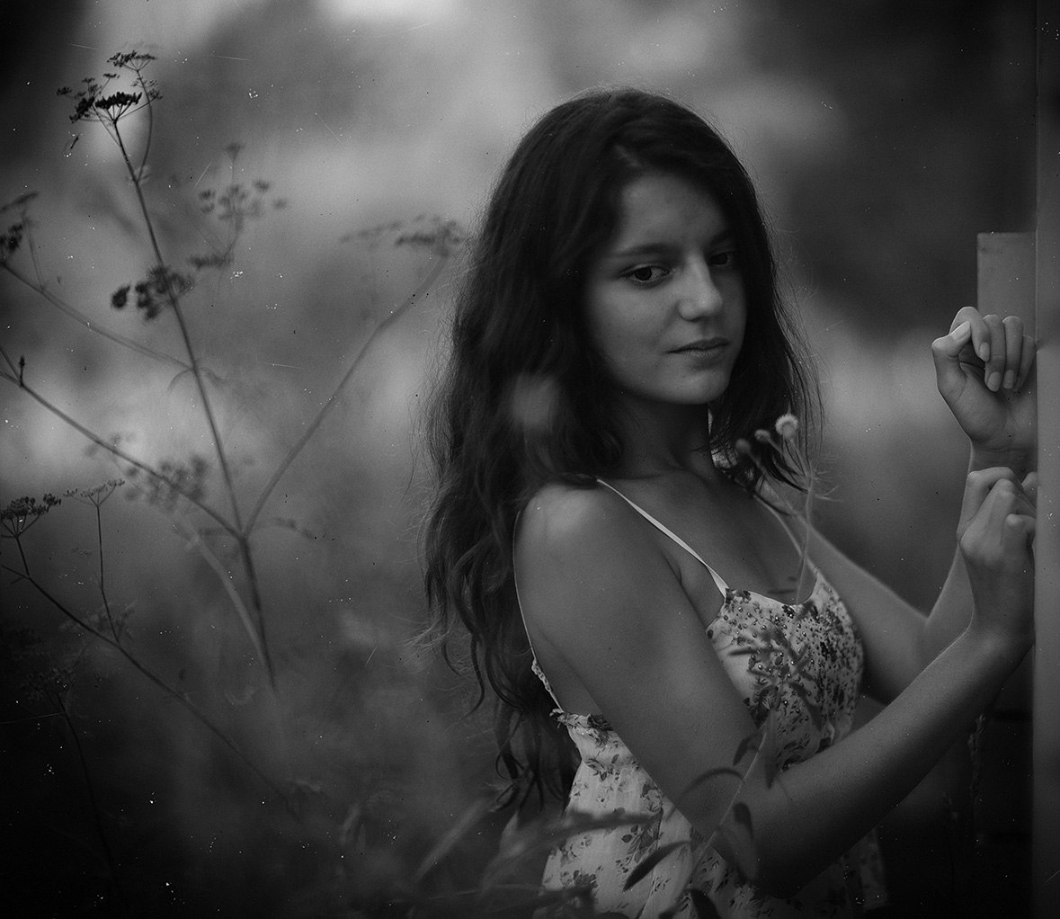 Портрет смуглой девушки