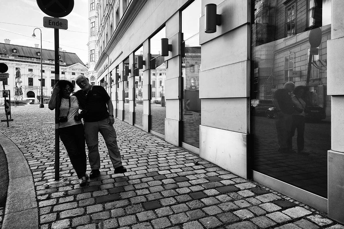 Улица, улица, ты, брат, пьяна