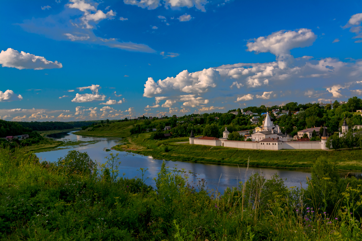 по Руси (летний вечер в Старице)