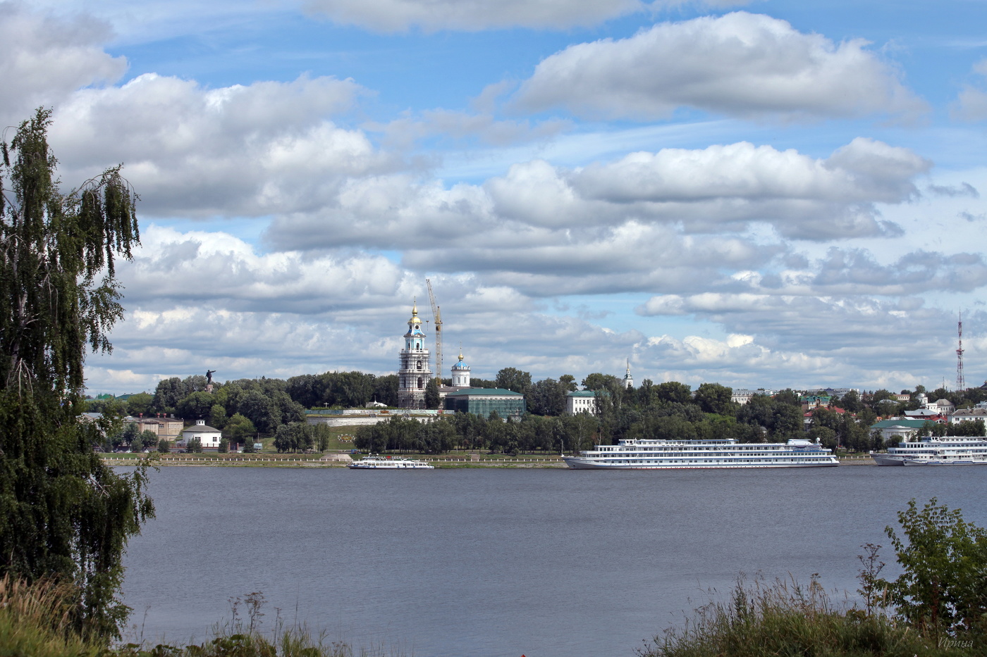 Кострома и Волга.