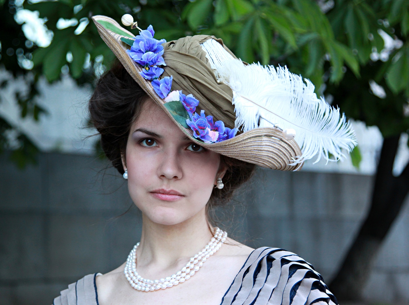 Дама в шляпе (Времена и эпохи)