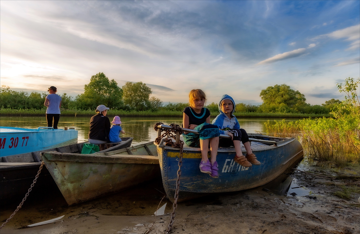 У вечерней реки.