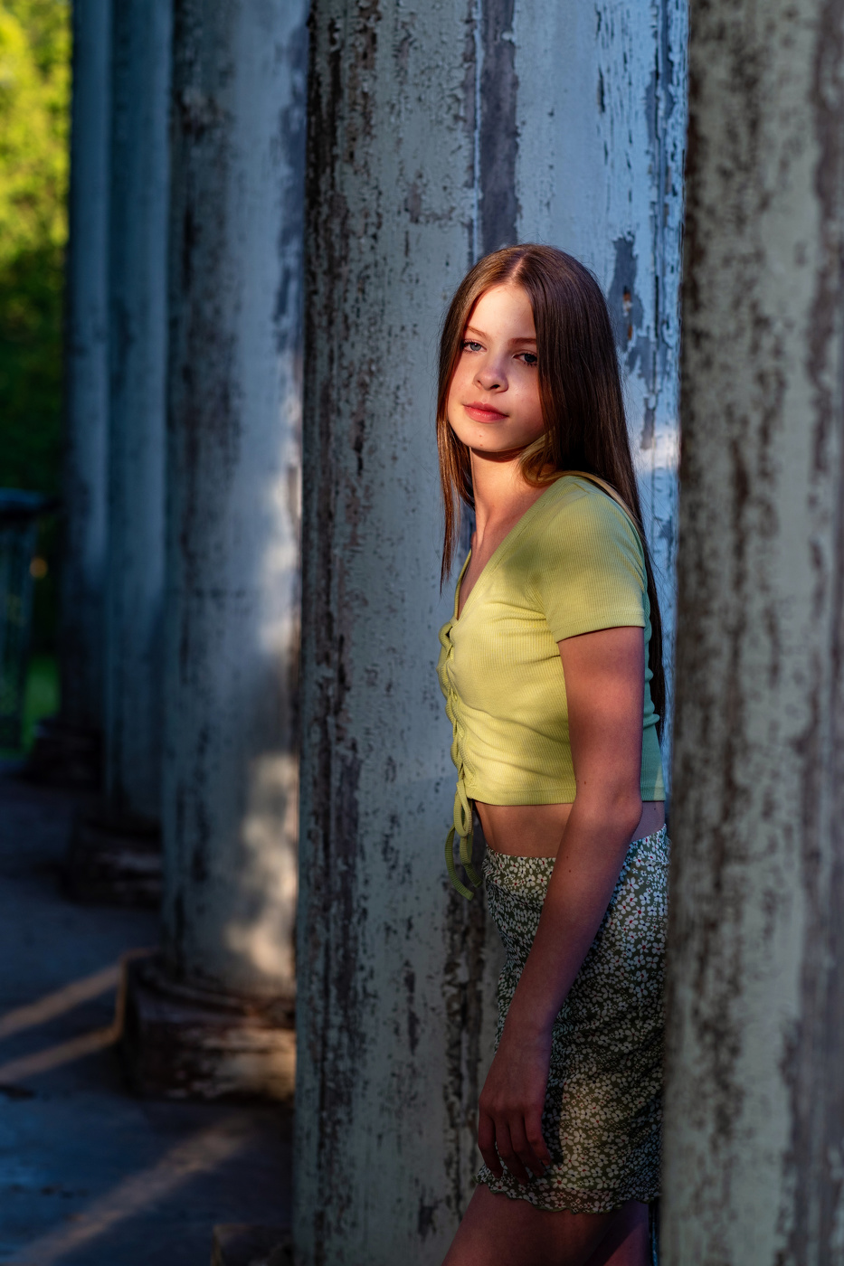 Среди колонн