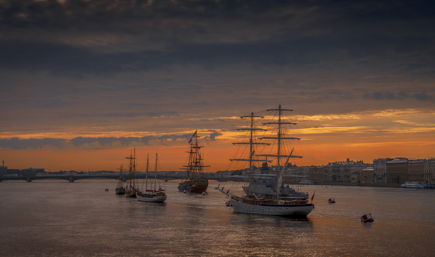 Корабли на рассвете