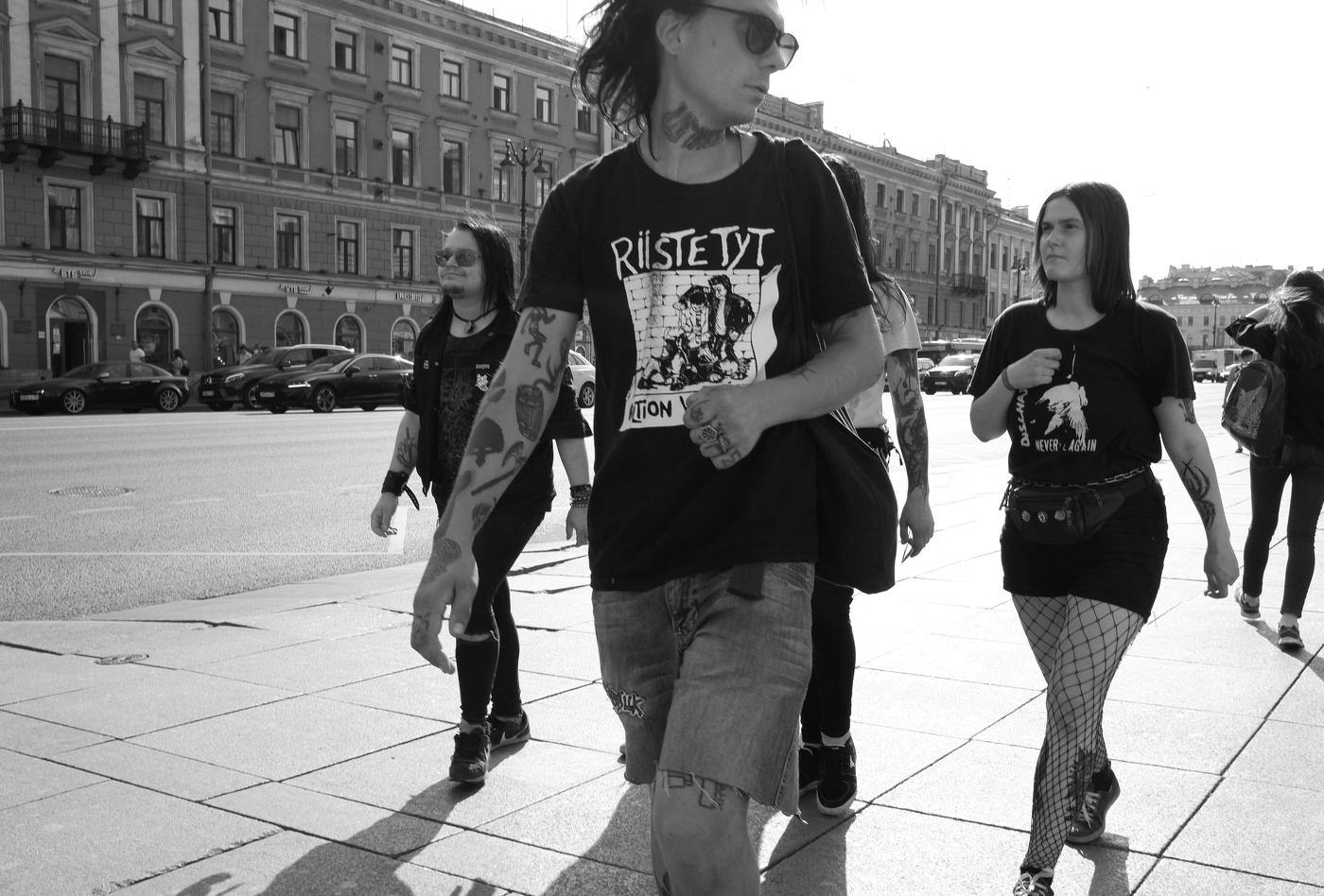 Марш, марш левой!