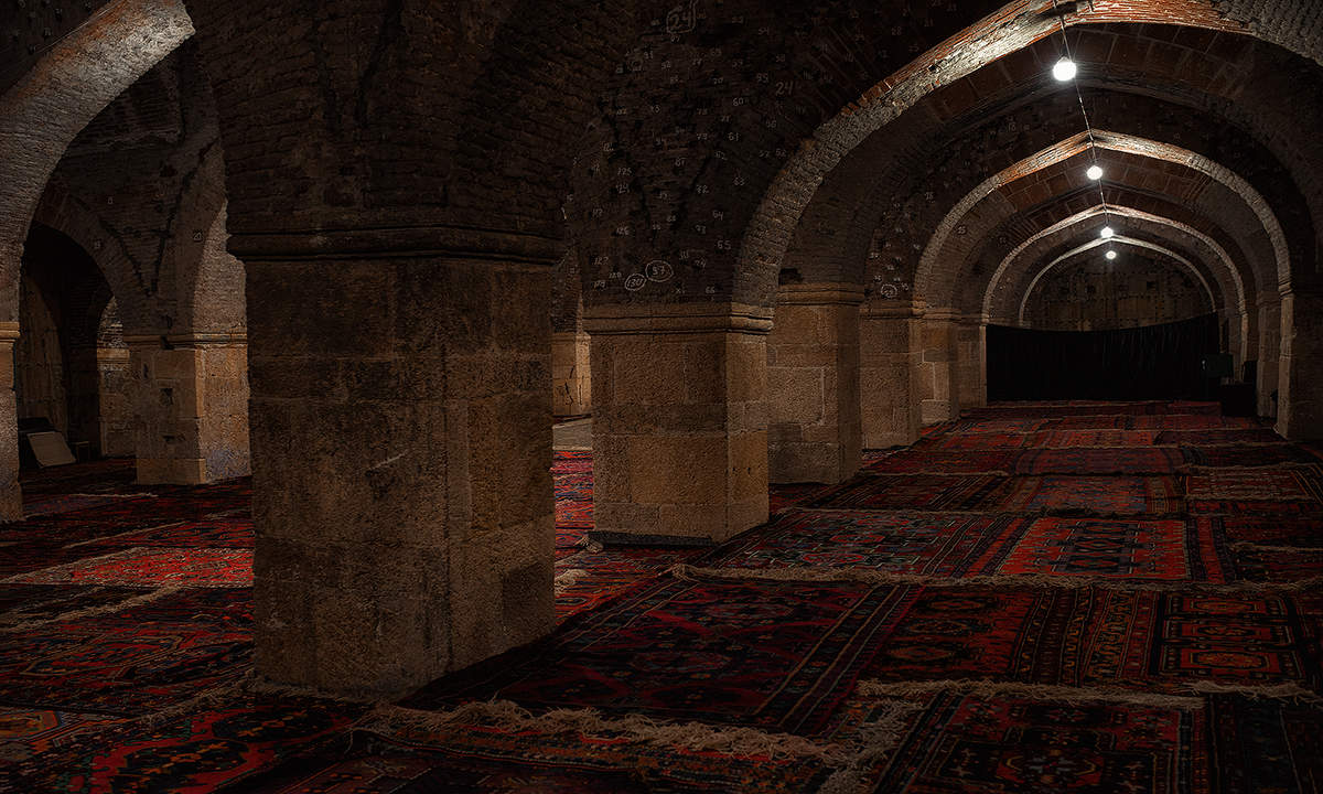 Старинная действующая Джума мечеть в Дербенте 733г