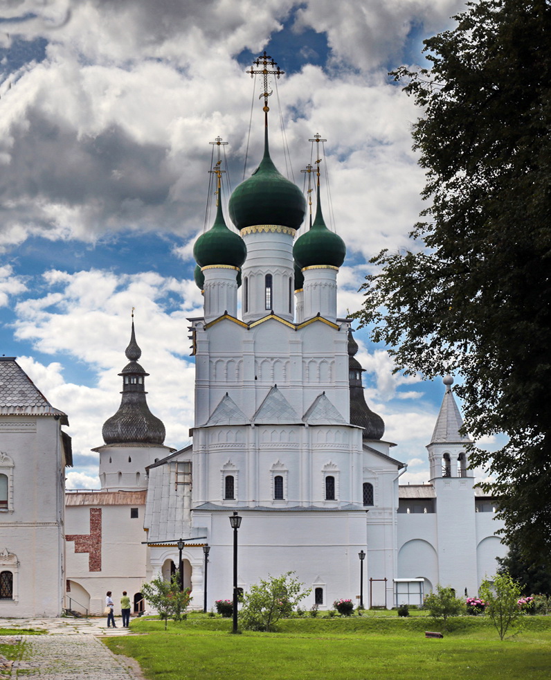 Церковь Иоанна Богослова в Ростовском кремле