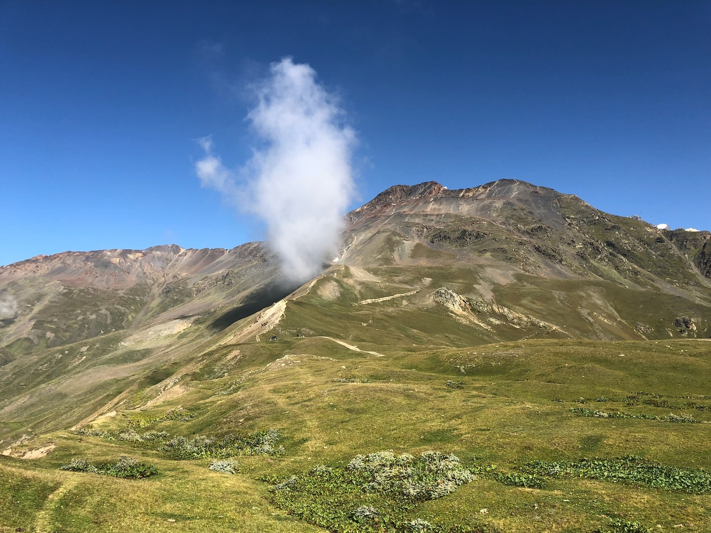 Присело облачко отдохнуть…