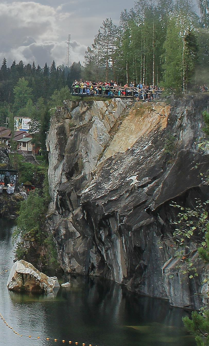 На мраморной круче