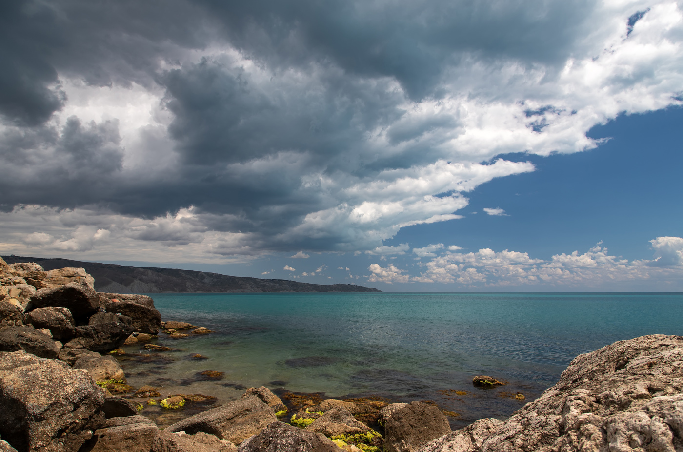 Море... оно такое разное...