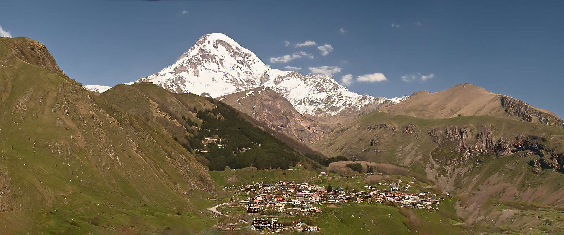 Степанцминда.С видом на Казбек