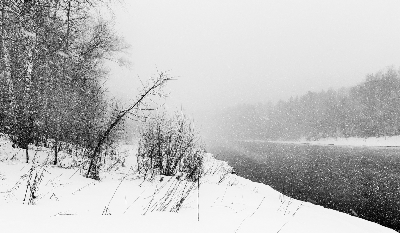 "Зима не даром злится, прошла ее пора ..."
