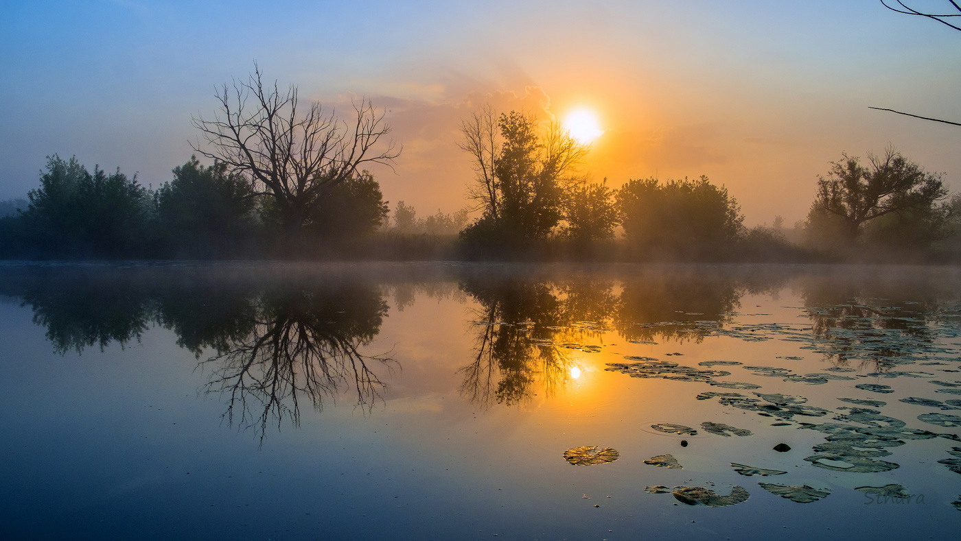 Рассвет. Озеро Студёное.