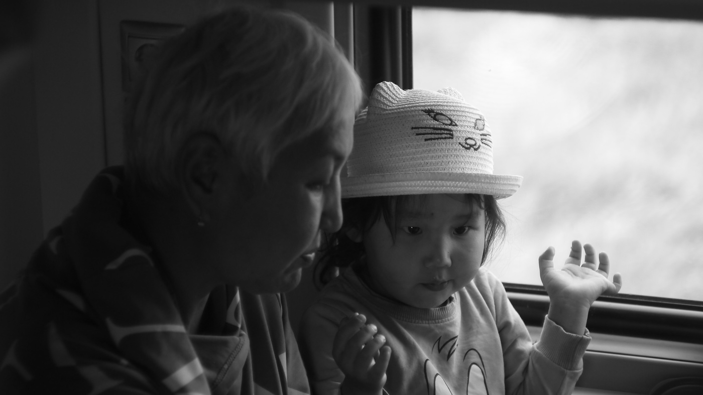 С бабушкой...