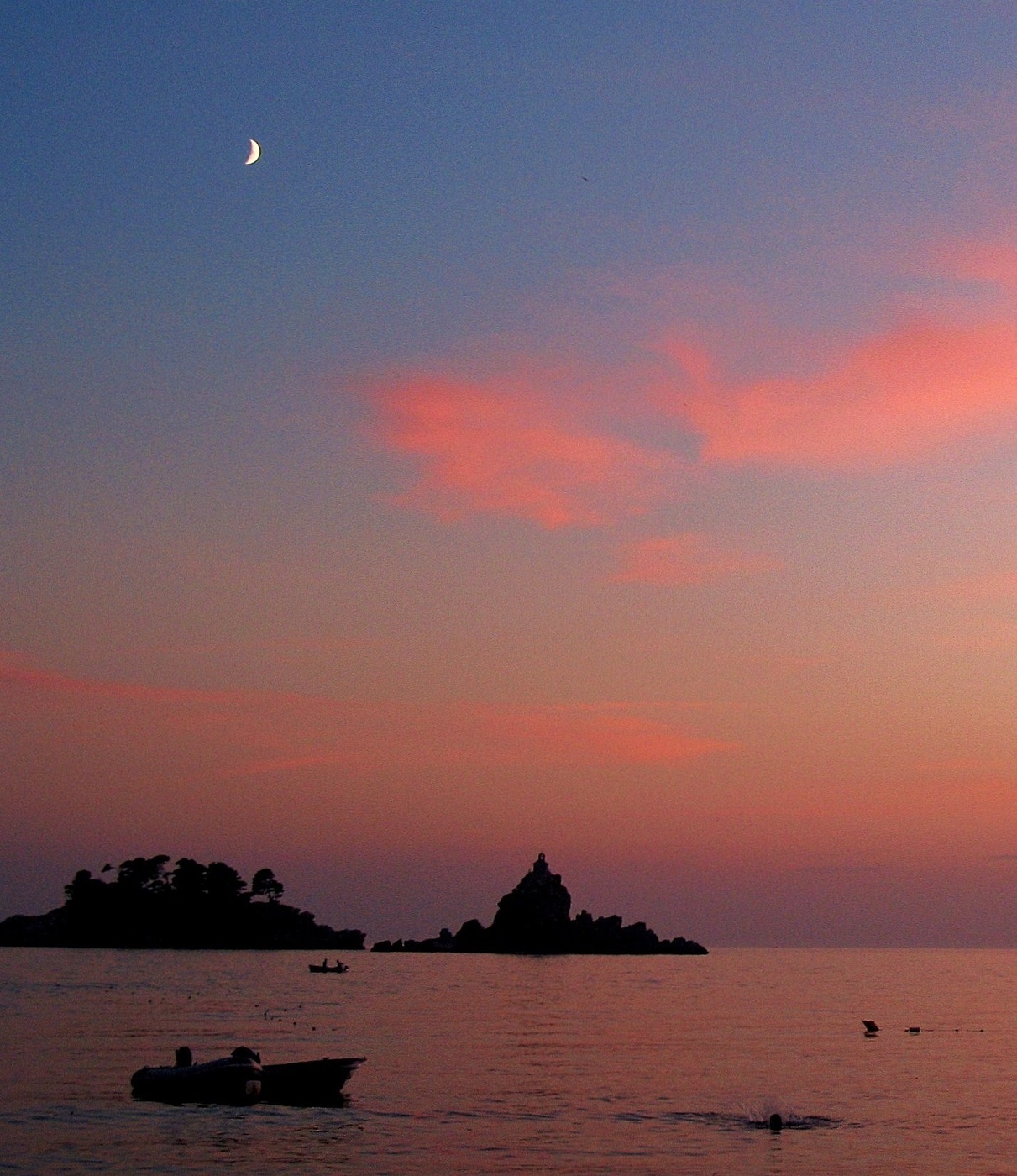 Закат над островами.