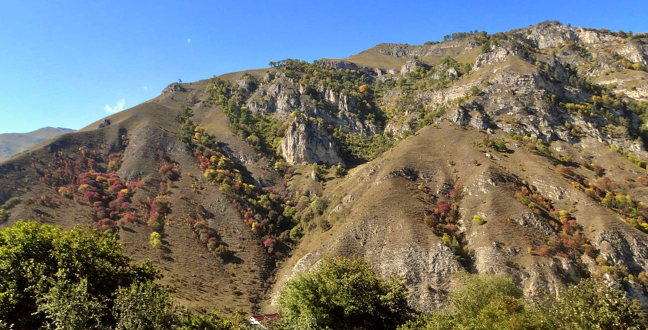 Осень поползла в горы
