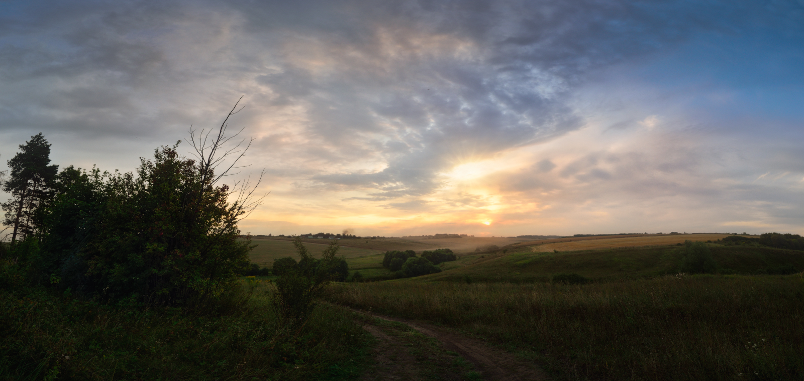 Уходящий теплый вечер
