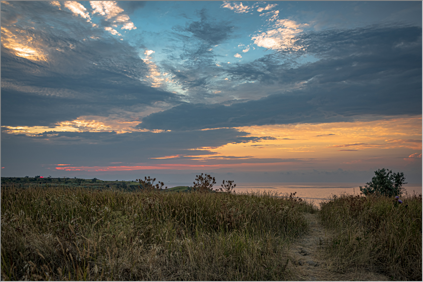 Тропинка к морю