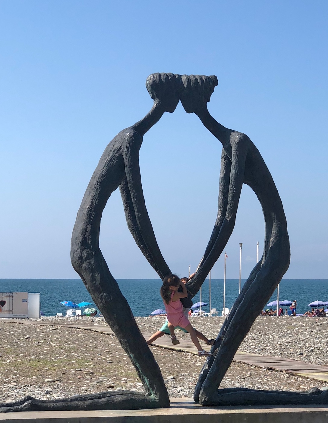 …И рук сплетенье…