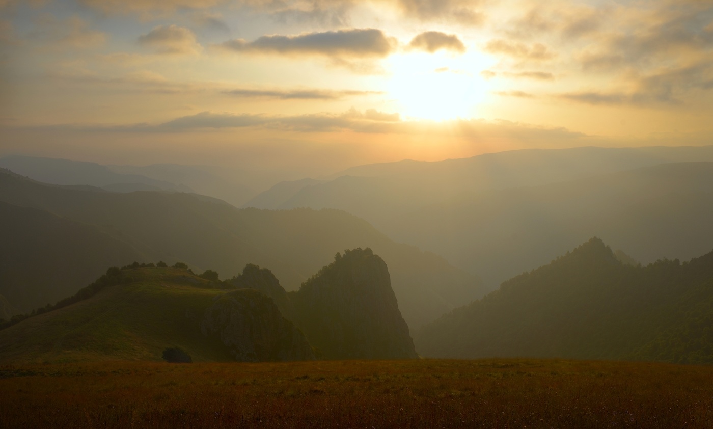 Рассвет в горах
