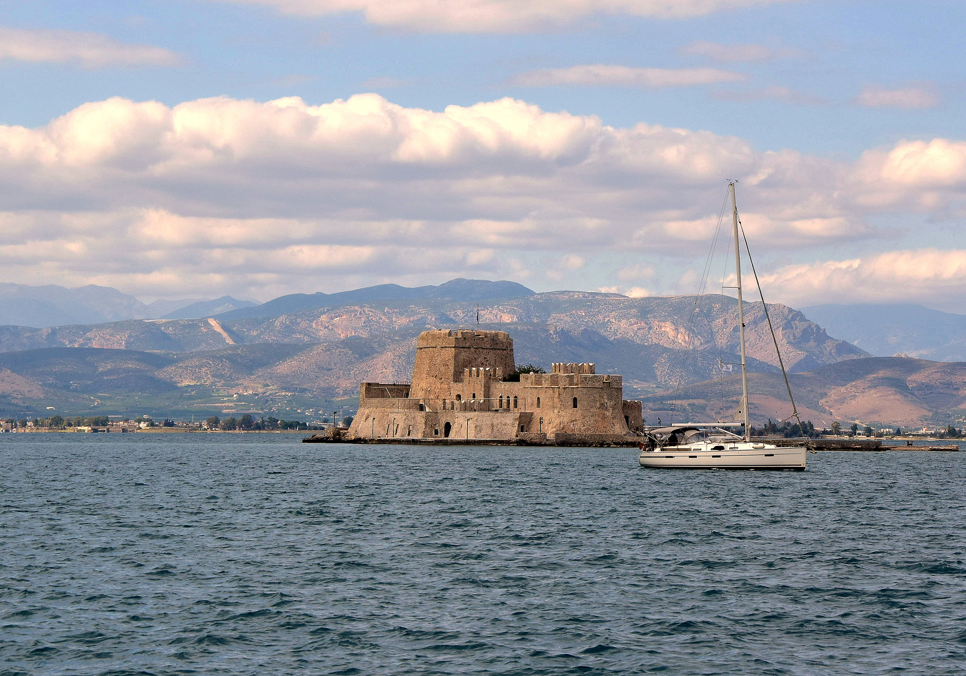 Морской форт Бурдзи.