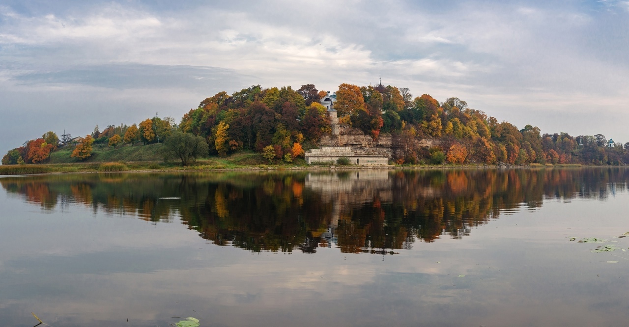 река Великая, Снетогорский монастырь..женский ))