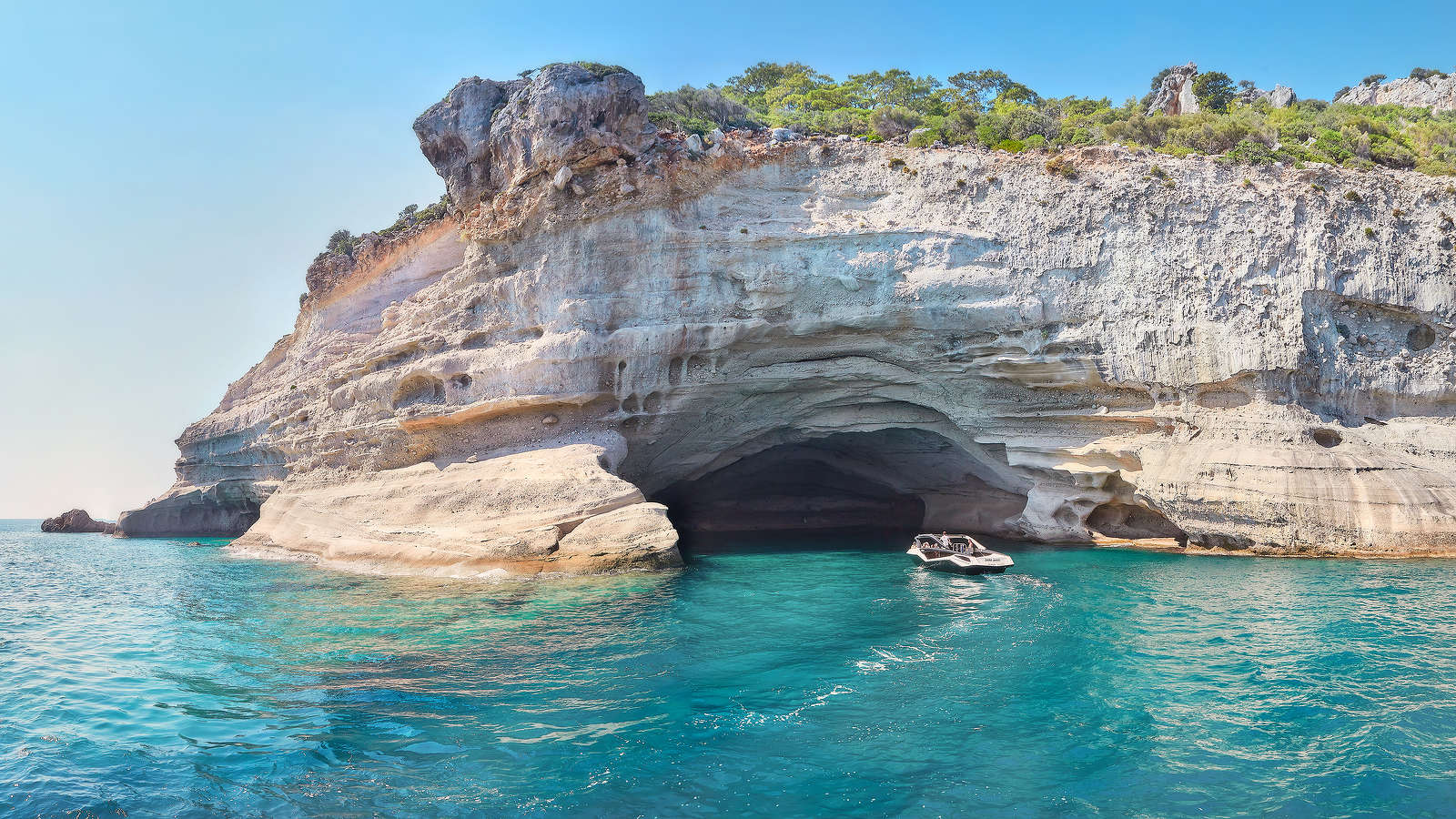 "пиратская пещера"