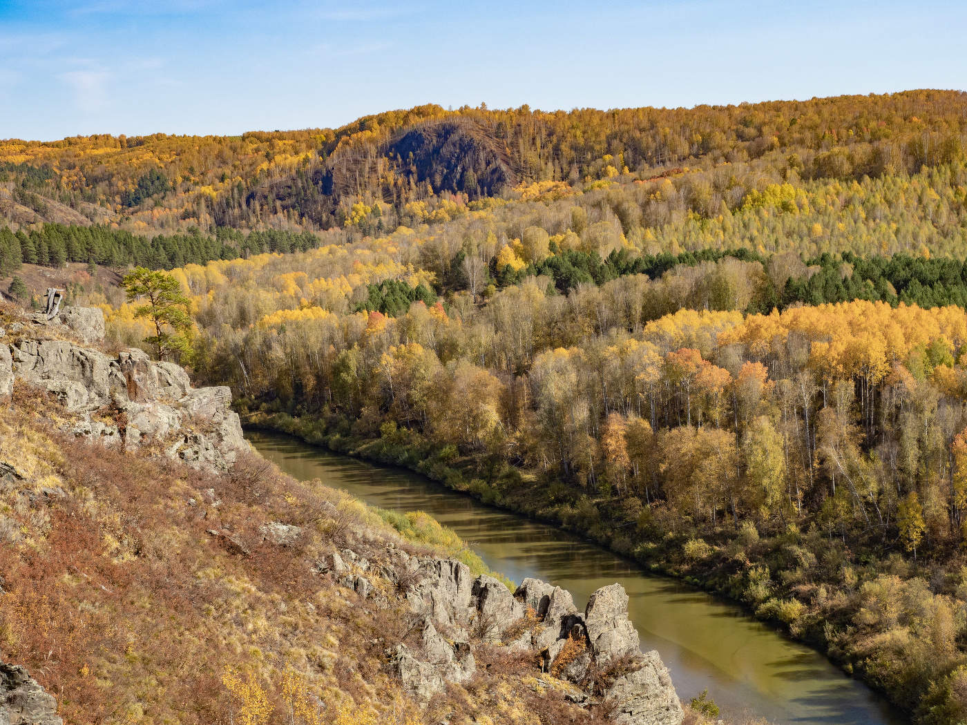 На высоком берегу