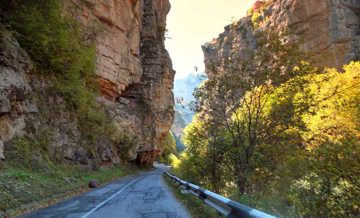 Осенью по Чегемскому ущелью к водопадам