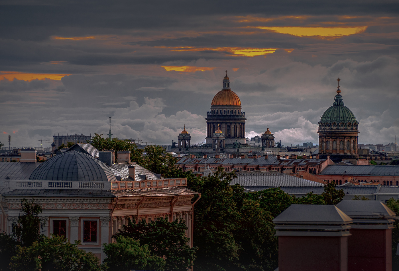 Вид на Исаакиевский и Казанский соборы