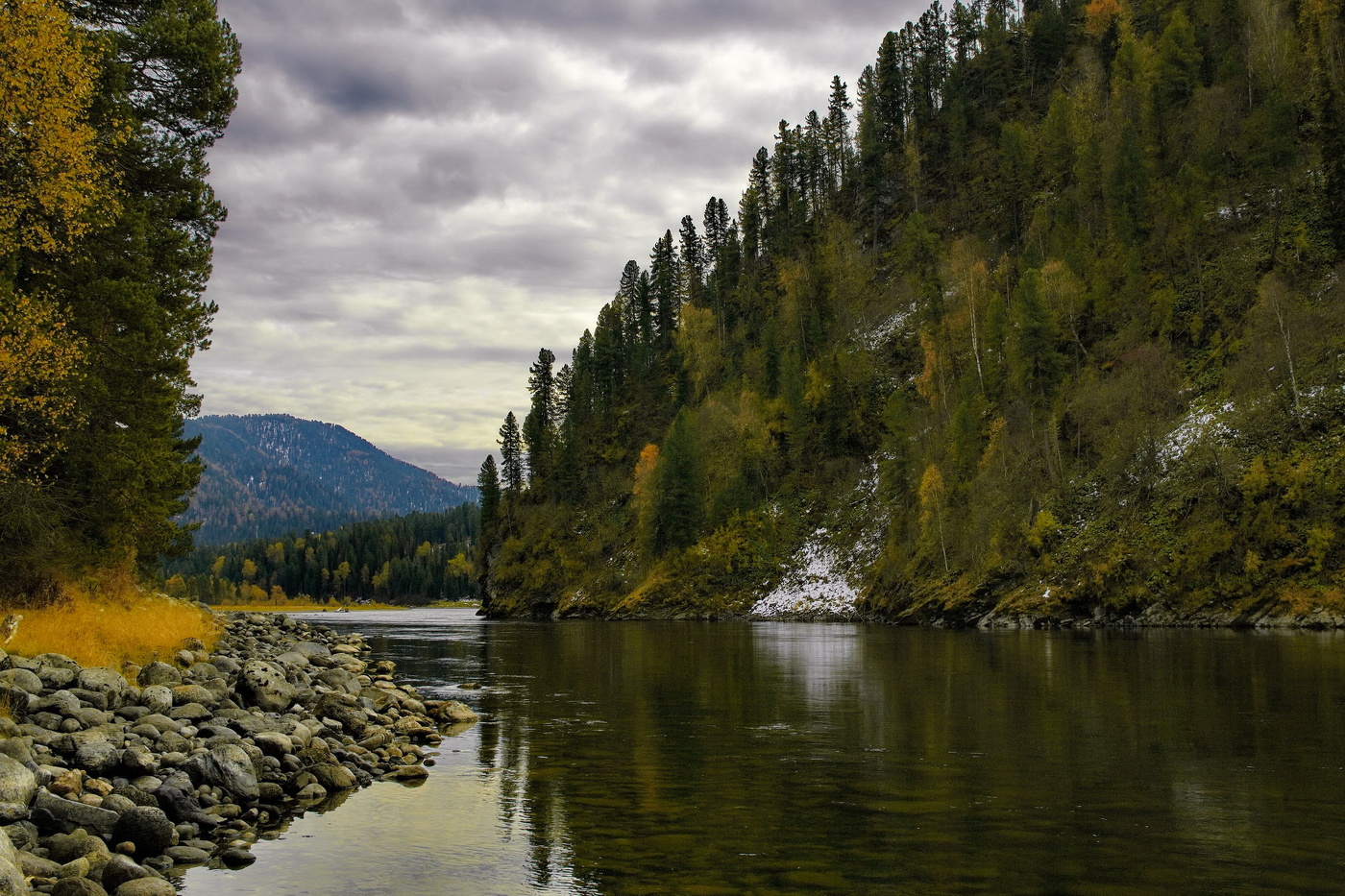 *Утёс над Бией.**