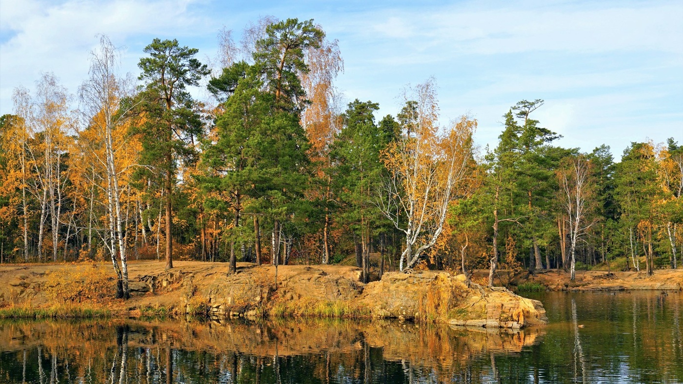 Осени уральской середина