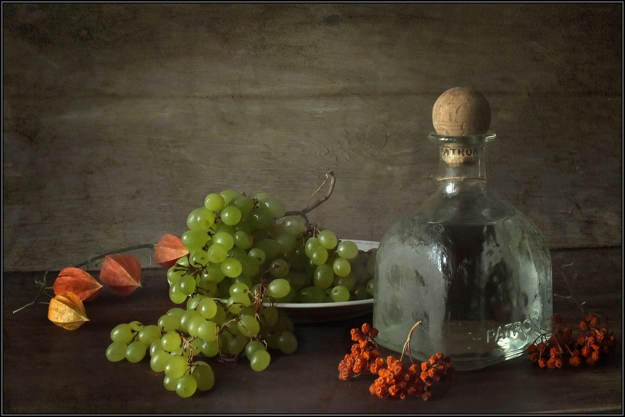 ..... Виноград и физалис .....