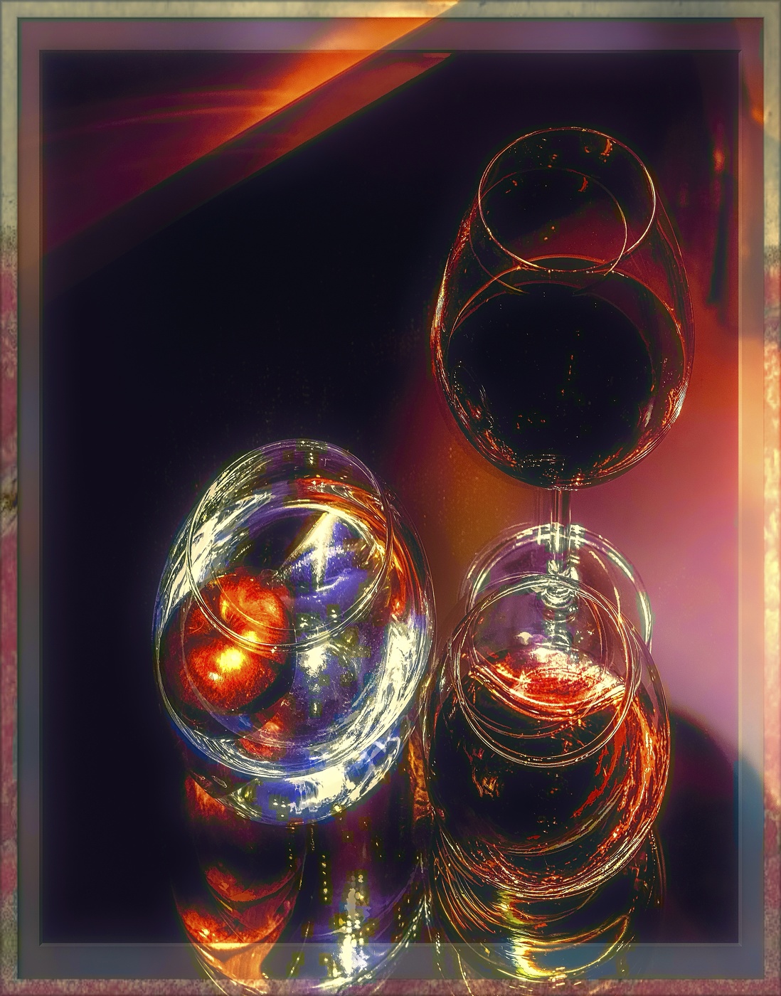 Вино и яблоко.