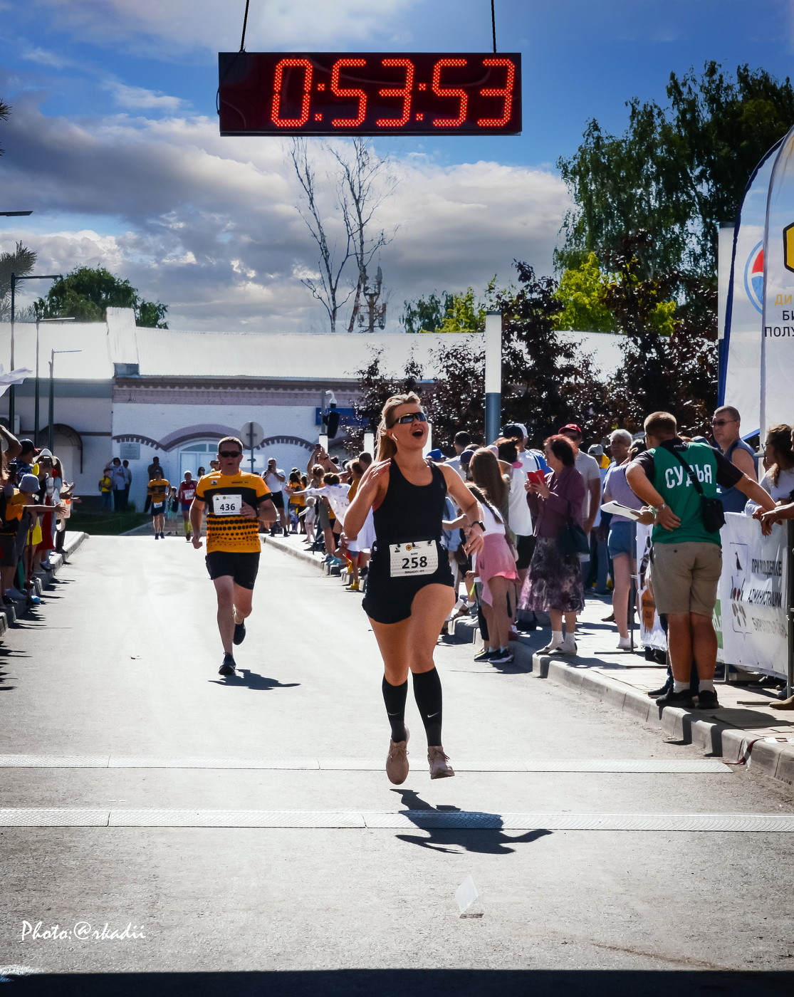 Мы верим твёрдо в героев спорта!