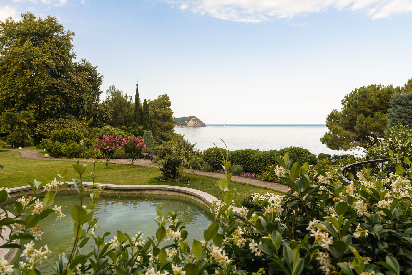 тёплым днём у тёплого моря