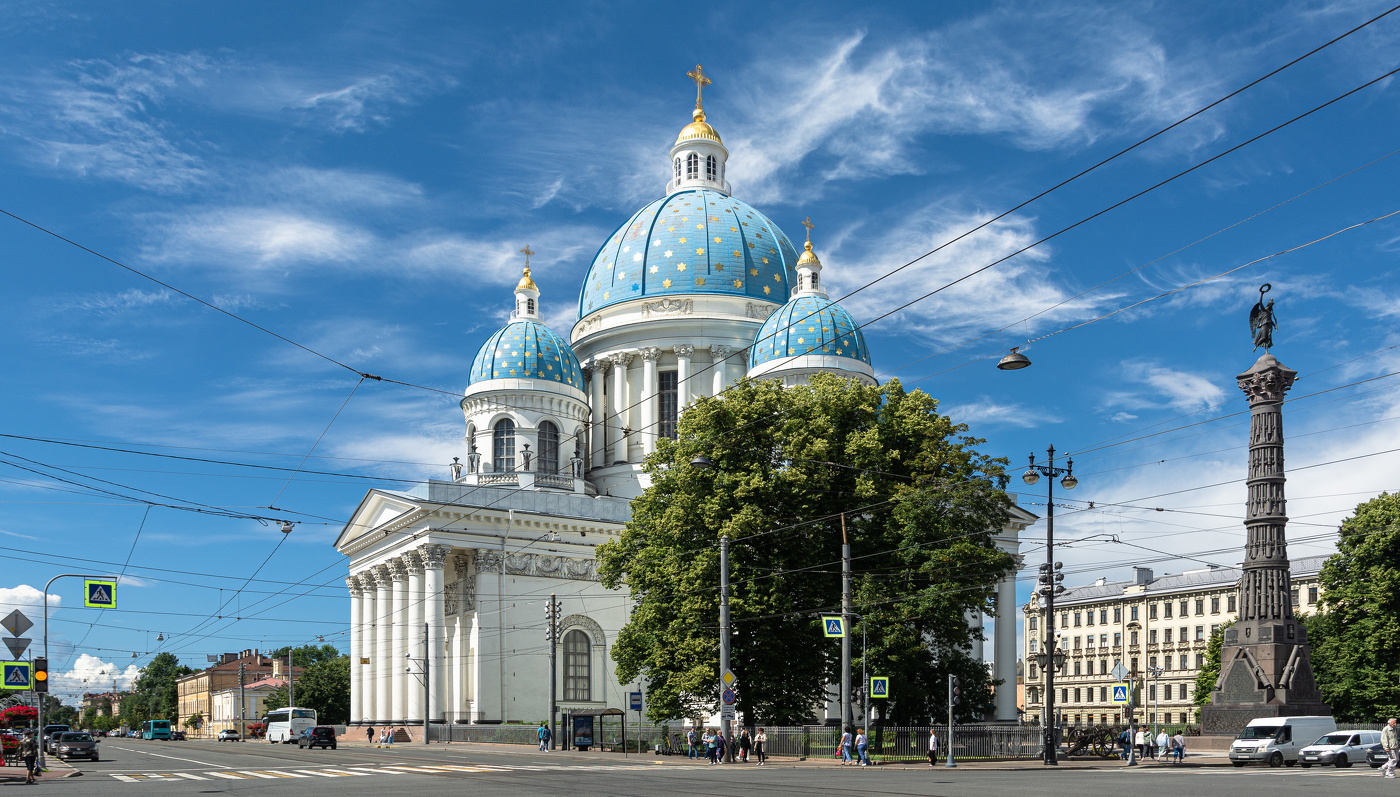 в паутине проводов