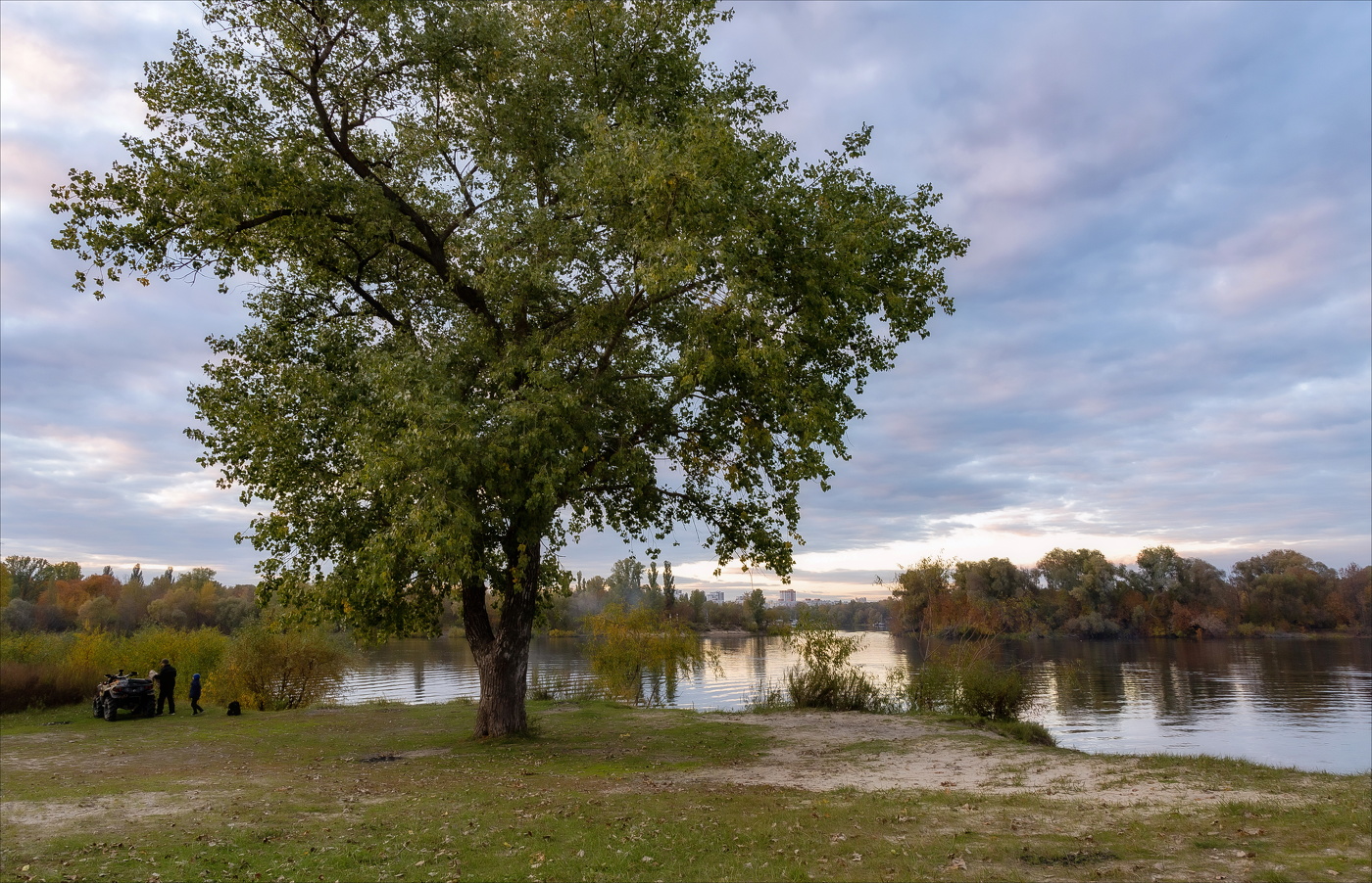 Как рано Осенью темнеет...
