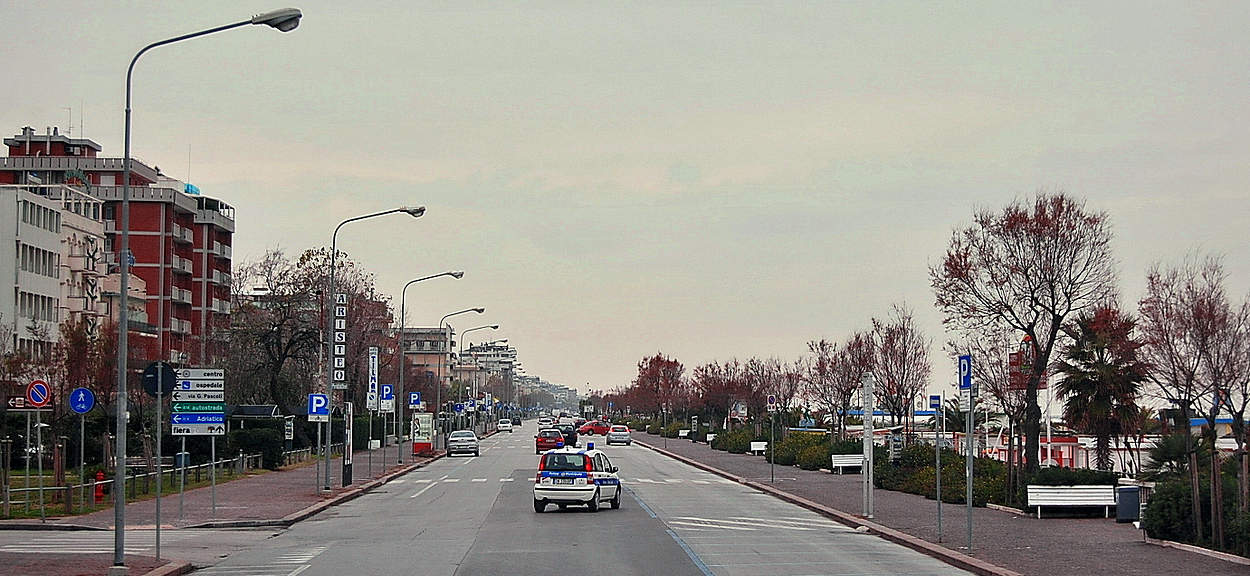 Проезжая по улицам Италии