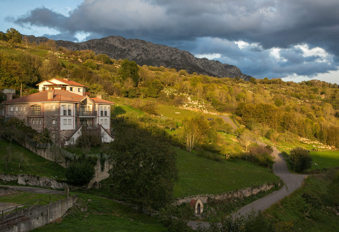 На склоне горы