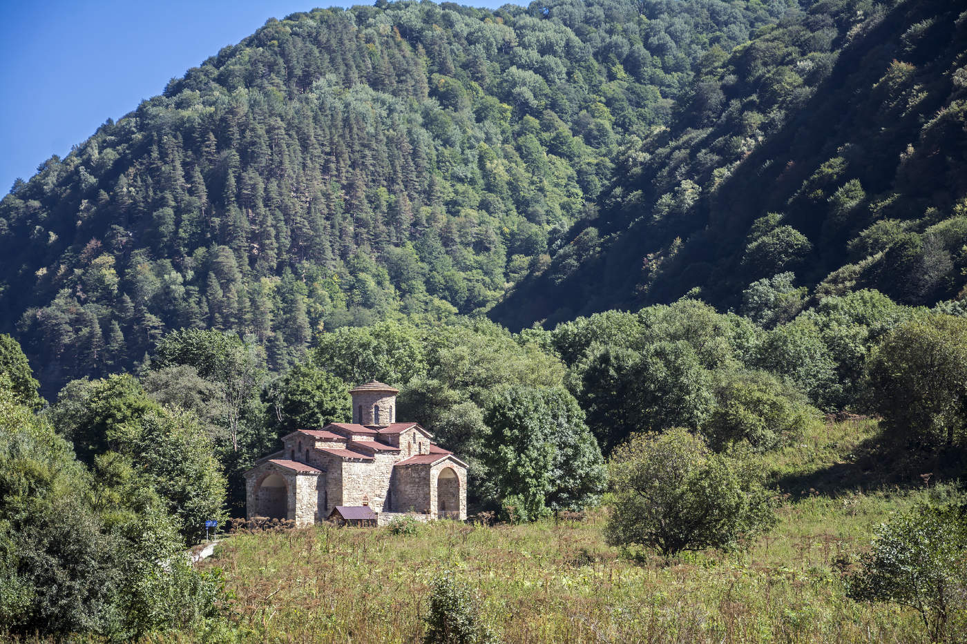 Храм в горах