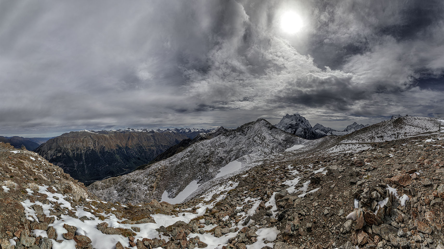Выпал снег....