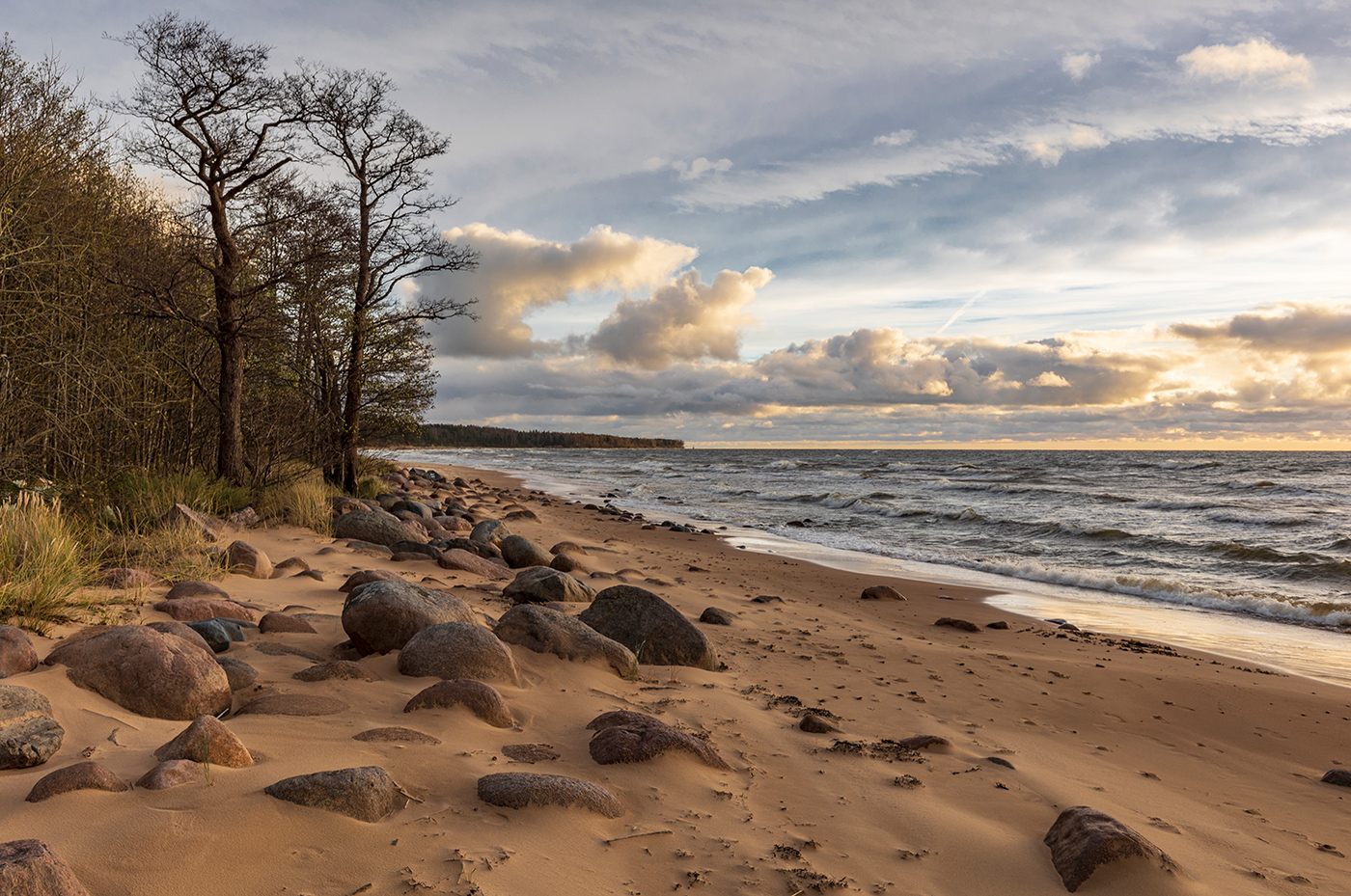 Песок и камни