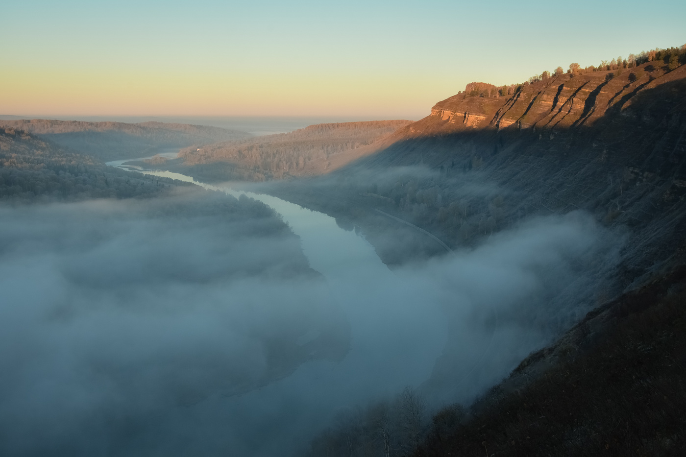 Раннее утро на Катунских утёсах