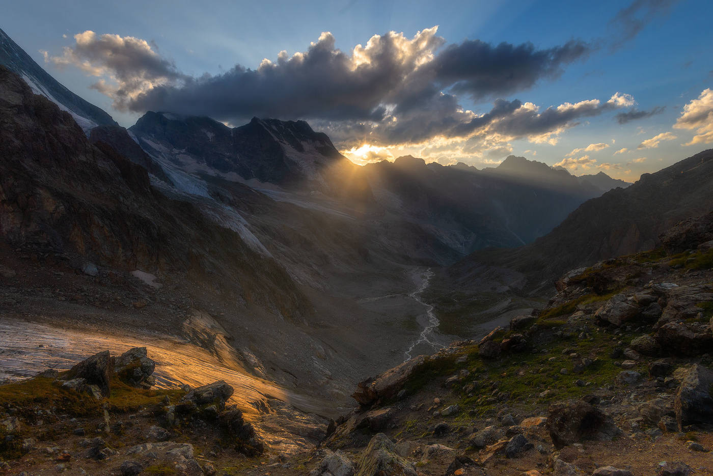 Закат на Местийских ночевках