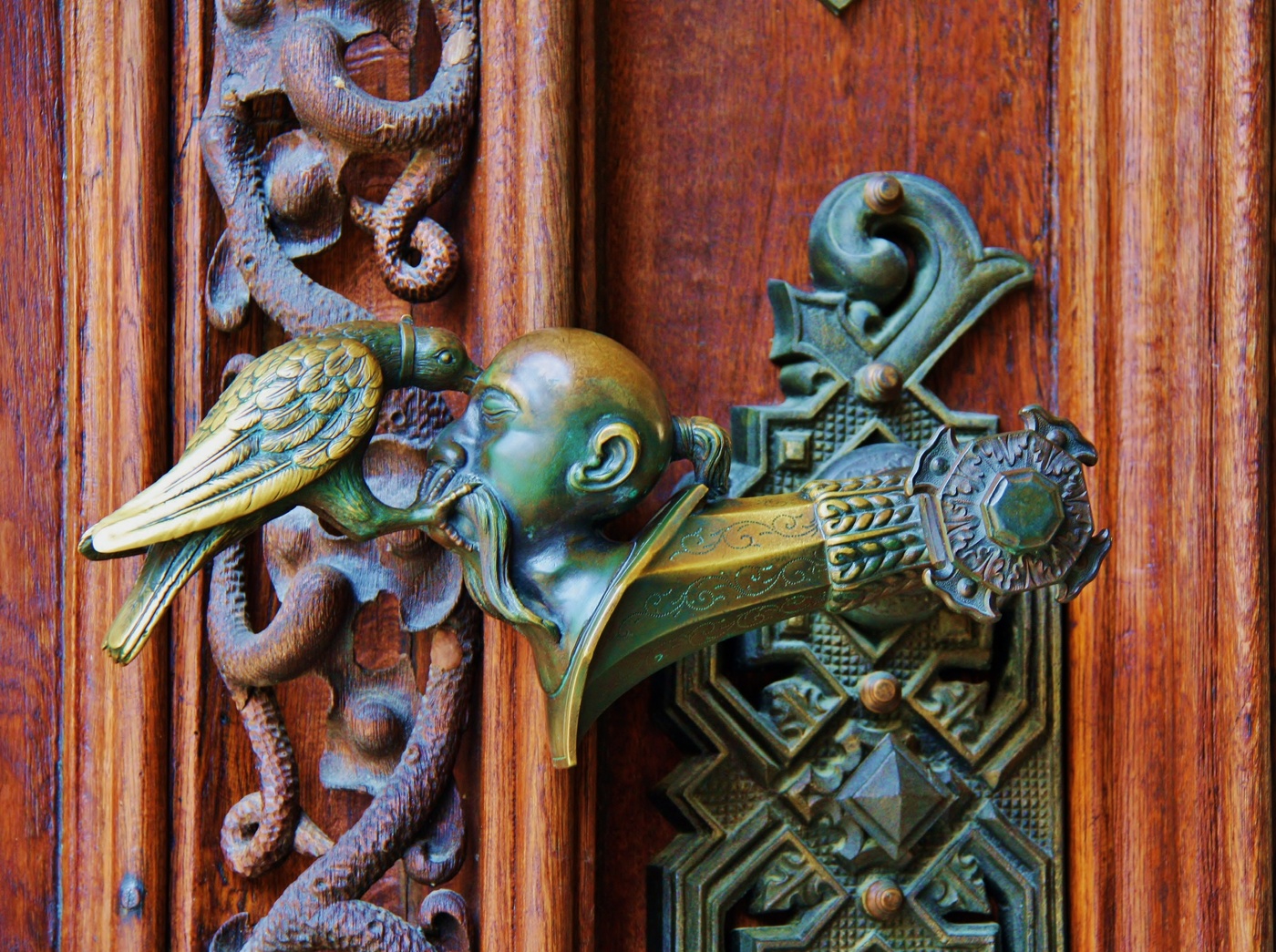 И такие дверные ручки бывают…