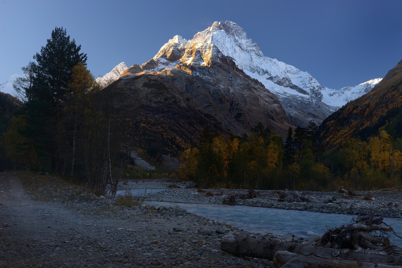 Рассвет в горах